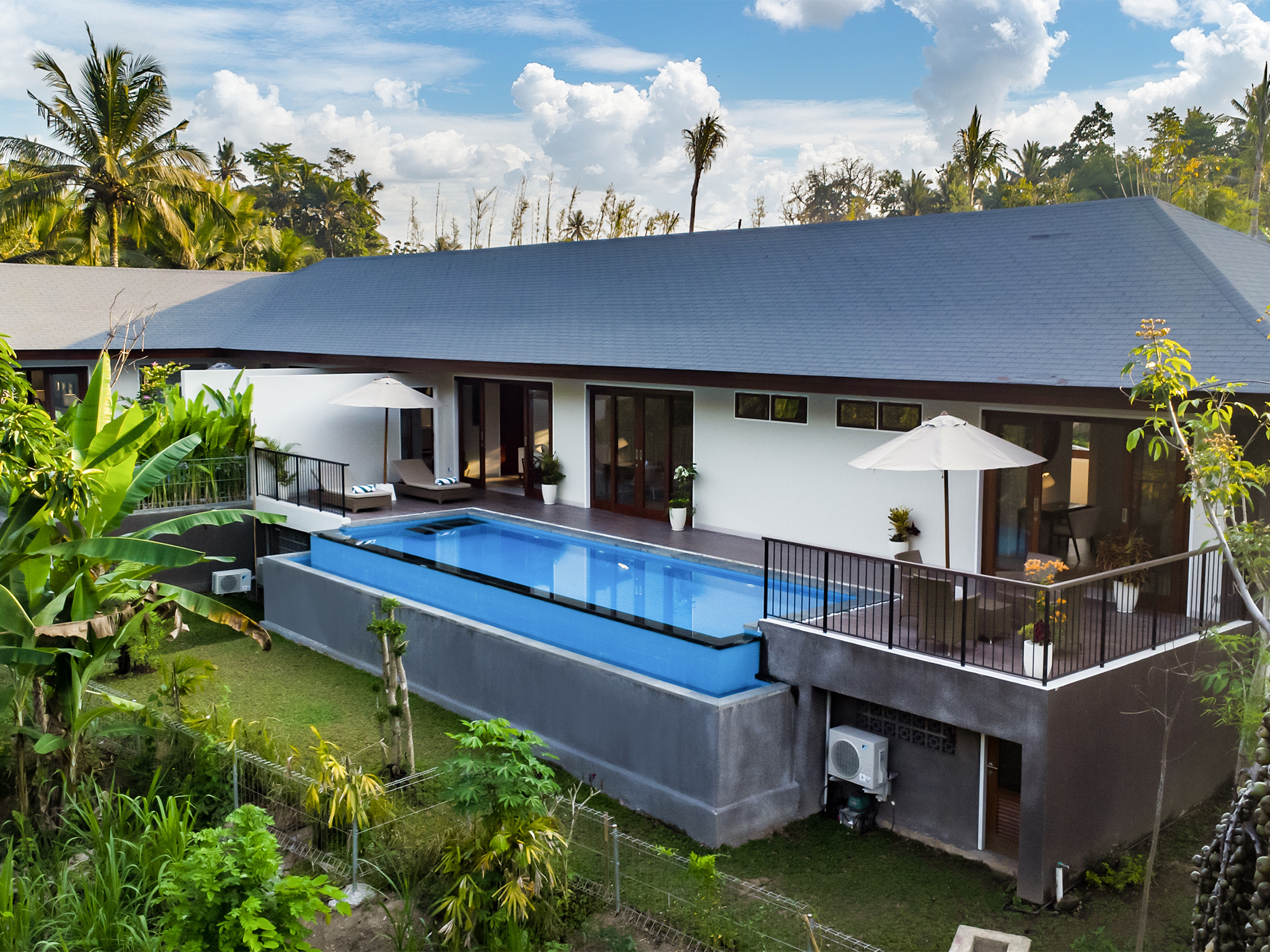 Pala Ubud - Villa Seraya A - Modern classic tropical riverside villa